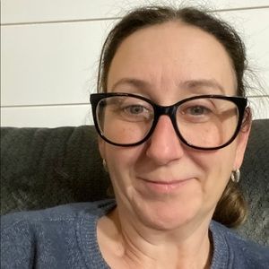 Meet your Posher, Roxanne